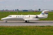 Bombardier Learjet 21